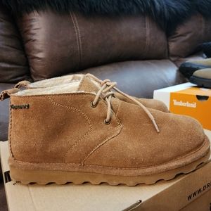 BearPaw booties size 9